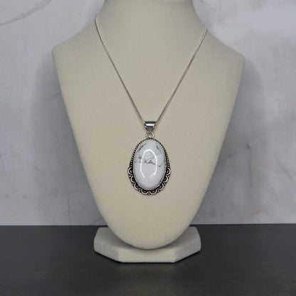 Howlite