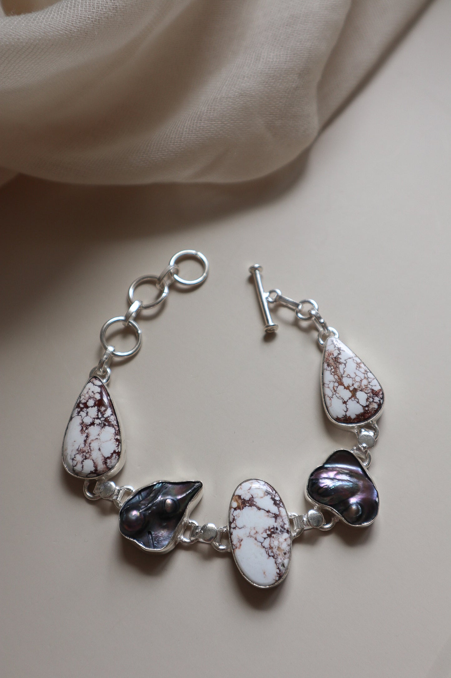 Wild Horse Stone & Biwa Pearl